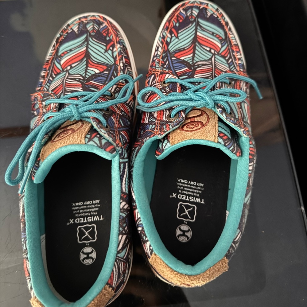 Twisted X Multicolor Feather Sneakers